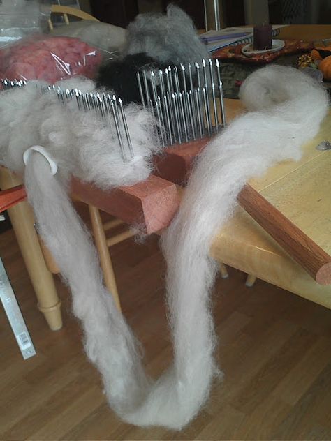 Moonsong Fiberworks: How to make a wool comb and hackle set Spinning Yarn Fiber, Sheep Farming, Wool Insulation, Diy Wool, Spinning Wool, Spinning Yarn, Spinning Fiber, Wool Projects, Alpaca Fiber