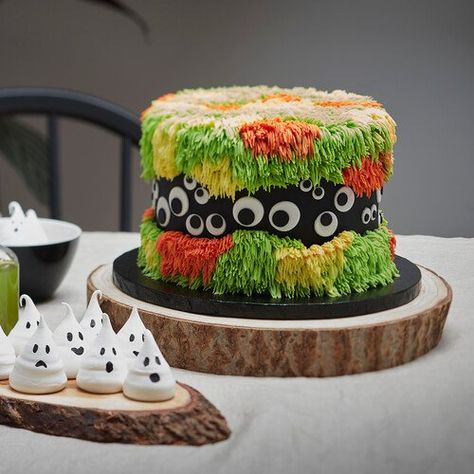 Halloween Craft Ideas | Hobbycraft Meringue Ghosts, Autumn Party Ideas, Chocolate Birthday Cake Decoration, How To Make Toffee, Halloween Food Snacks, Reindeer Cake, Halloween Cake Ideas, Monster Cakes, Fault Line Cake