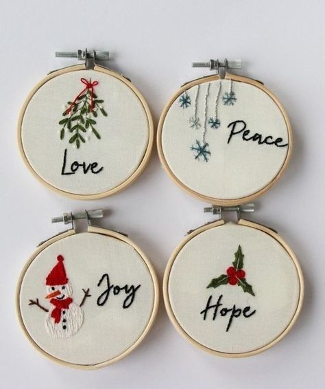 Xmas Embroidery Ideas, Embroidery Ornaments Diy, Funny Embroidery Ideas, Christmas Embroidery Ornaments, Xmas Ornaments Diy, Embroidery Hoop Christmas Ornaments, Embroidery Hoop Ornaments, Embroidery Hoop Christmas, Embroidery Cute