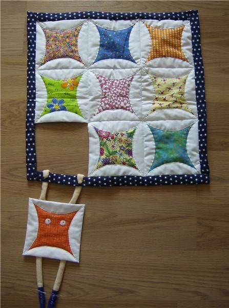 funny Mini Patchwork, Cathedral Window Quilts, Hanging Quilts, Cathedral Windows, Miniature Quilts, Doll Quilt, Patchwork Quilting, Wall Quilts, Quilted Wall Hangings