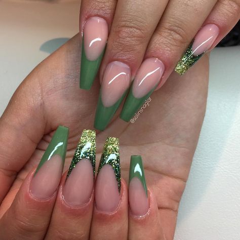 Glitter Gel Nail Designs, Emerald Nails, Green Acrylic Nails, Nail Stencils, Green Nail Designs, Winter Nails Acrylic, Glitter Gel Nails, Stiletto Nails Designs, Diy Nail Designs