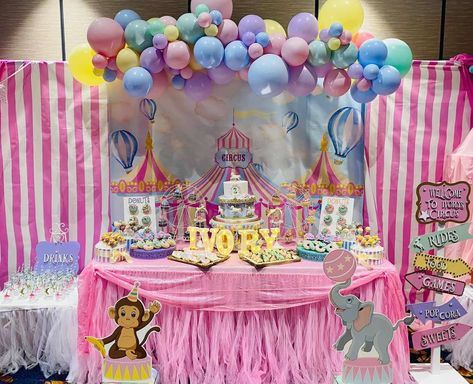 Pink Circus Birthday Party Ideas | Photo 3 of 28 | Catch My Party Pink Circus Birthday Party, Circus Birthday Party Ideas, Circus First Birthday, Pink Circus, Circus 1st Birthdays, Circus Birthday Party Theme, Party Cake Table, Birthday Theme Decoration, Sonic Birthday Parties