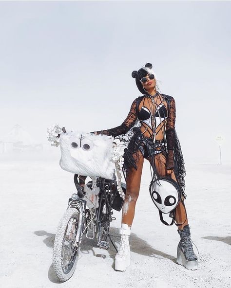 Burning Man Style, Burner Girls, Burning Man Girls, Burning Man Fashion, Black Rock City, Burning Man Outfits, Edm Festival, Fashion Tag, Festival Hair