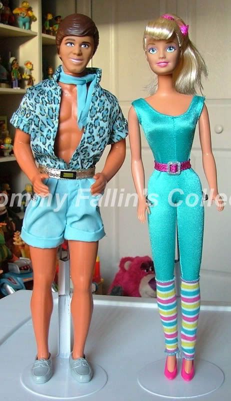 Barbie and Ken in the '80's. Barbie And Ken Outfit Ideas, Barbie Vs Ken Spirit Week, Decade Dance, Sporty Barbie, Sadies Dance, Barbie Inspiration, Barbie Halloween Costume, Barbie 80s, Barbie Halloween