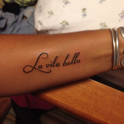 La vita bella❤the beautiful life Sicily Tattoo Ideas, Bella Tattoo, Italy Tattoo, Italian Tattoos, Thigh Tat, Nice Tattoos, Angel Kisses, Pretty Tattoos For Women, Cute Tattoos For Women