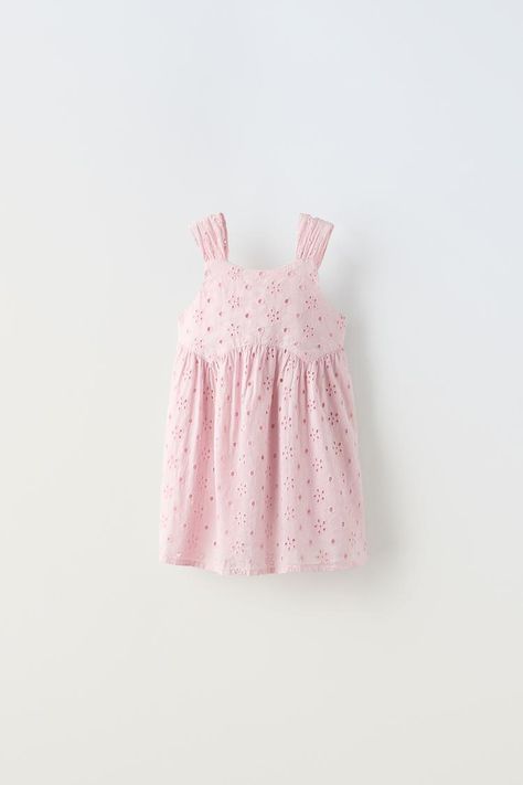 Zara Girls Dresses, Baby Dress Embroidery, Aztec Wallpaper, Stylish Baby Girl Outfits, Stylish Baby Girls, Kids Wear Girls, Designer Baby Clothes, Outfit Primavera, Kids Frocks