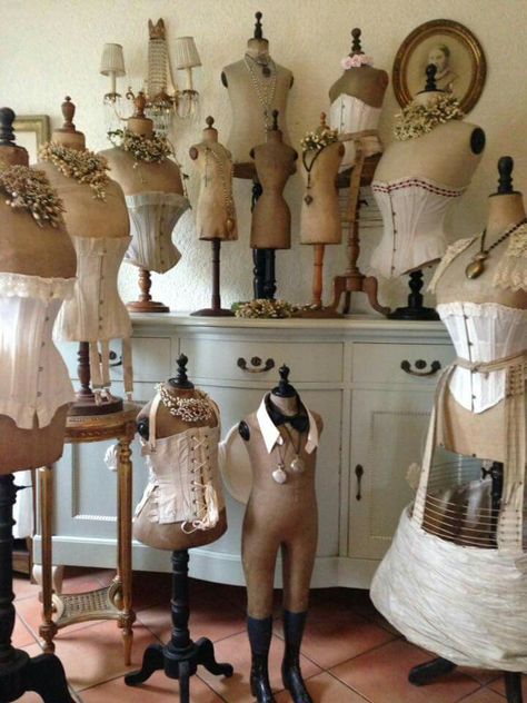 Mannequins Vintage Dress Form Mannequin, Shabby Chic Mannequin, Dress Form Decor, Detailed House, Antique Dress Form, Vintage Dress Form, Mannequin Art, Vintage Mannequin, Dress Form Mannequin