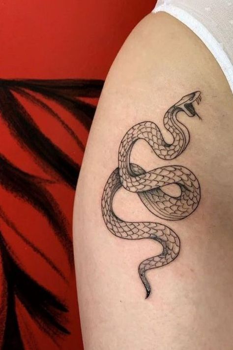 20 Stunning Badass Hip Tattoos For Women Fire Snake, Hip Thigh Tattoos, Hip Tattoos Women, Inspiration Tattoos, Red Ink Tattoos, Latest Tattoos, Sternum Tattoo, Stylist Tattoos, Badass Tattoos