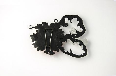 Kate Bajic, Windfall brooch (back), silver, porcelain, spray paint, 2015 Jewelry Mechanisms, Brooch Art, Jewellery Art, Jewelry Details, Jewelry Pins, Hair Combs, Pin Backs, Spray Paint, Metal Jewelry