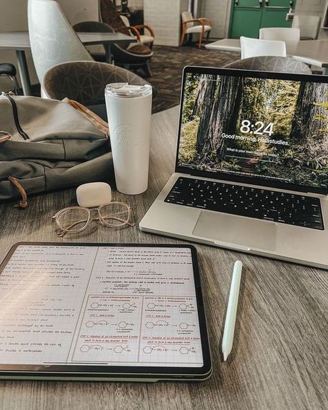 Study iPad Setups on Instagram: "What time do you usually go to sleep? 📸 @hara.studies Follow @thatipadvibe" Ipad Desk, Back To University, College Vision Board, Law School Inspiration, College Motivation, Vision Board Images, Aesthetic Notes, Healthcare Administration, Vision Board Pictures