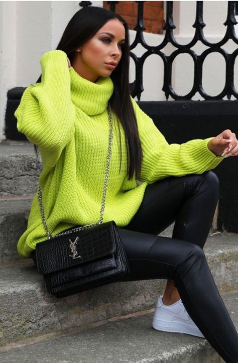 Ropa Color Neon, Green Sweater Outfit, Oversized Jumper Dress, Lime Green Sweater, Neon Sweater, Chique Outfit, Oversized Polo, Look Legging, Neon Outfits