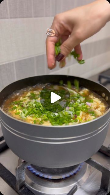 Sidra Thul Muntaha on Instagram: "Thanks for the 6 million plus views on my previous recipe of soup 🤤 Here is one another soup recipe for you all, its 19-B soup. Save it for winters and share with your friends 

#soup #winter #goodfood #recipe #quickrecipes #spicy #healthyfood" Soup Winter, Chicken Veggie Soup, Hawaiian Dishes, Simple Menu, Delicious Soup Recipes, Veggie Soup, Chinese Soup, Island Food, Interesting Food