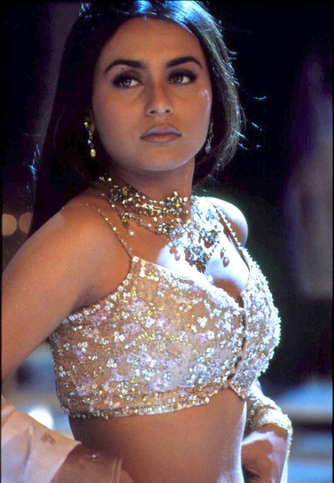 Kajol Saree, 90s Bollywood Fashion, Fancy Jumpsuit, Vintage Bollywood Aesthetic, Fashion Infographic, Rani Mukherjee, Rani Mukerji, Lehenga Designs Simple, Bollywood Lehenga