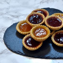 Pineapple Tarts - Baking with Granny Jam Tarts Recipe, Pineapple Tarts, Easy Jam, Tarts Recipe, Jam Tarts, School Cake, Apricot Jam, British Food, Baking Tins