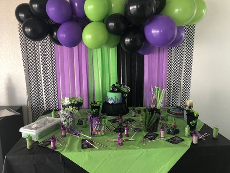 Diy Grave Digger Decorations, Monster Jam Backdrop Ideas, Grave Digger Birthday Party Ideas, Grave Digger Birthday Party Decoration, Monster Jam Birthday Party Decoration, Gravedigger Birthday Party, Diy Monster Jam Birthday Party, Monster Truck Birthday Party Decorations, Truck Birthday Party Ideas Decoration