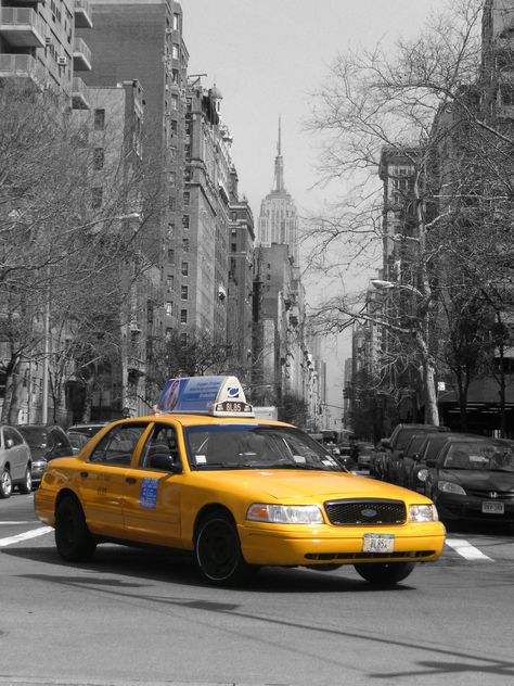 Taxi, New York | Tom Barrie Photography New York Bucket List, Vaishno Devi, New York Taxi, Yellow Taxi, Voyage New York, I Love Ny, Yellow Submarine, Concrete Jungle, New York State