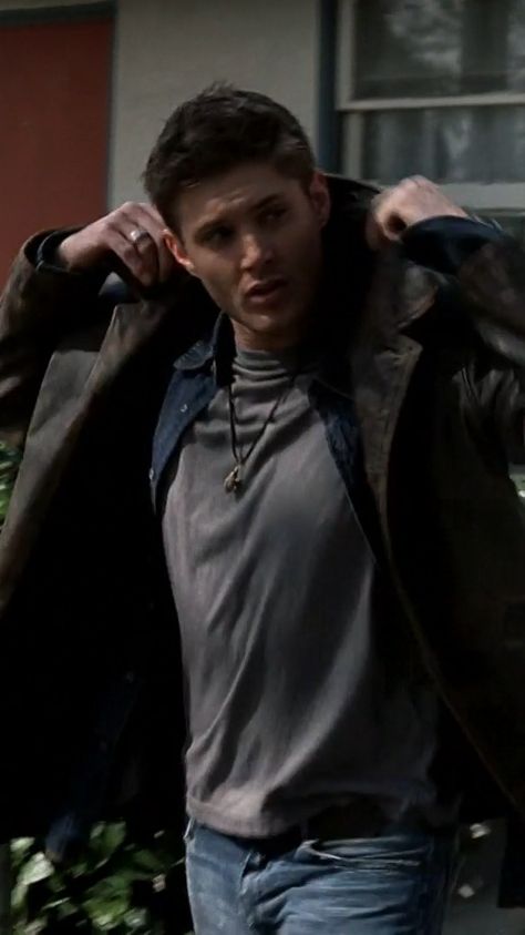 Dean Winchester Clothes Outfits, How To Dress Like Dean Winchester, Dean Winchester Aesthetic Outfit, Supernatural Hunter Aesthetic Outfit, Dean Winchester Inspired Outfits, Supernatural Outfit Aesthetic, Supernatural Aesthetic Outfit, Supernatural Outfit Ideas, Dean Winchester Haircut