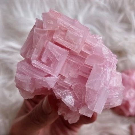 Pink Halite, Essential Oil Candles, Gadgets And Gizmos, Minerals And Gemstones, Gems And Minerals, Bubblegum Pink, California Usa, Pink Crystal, Gems