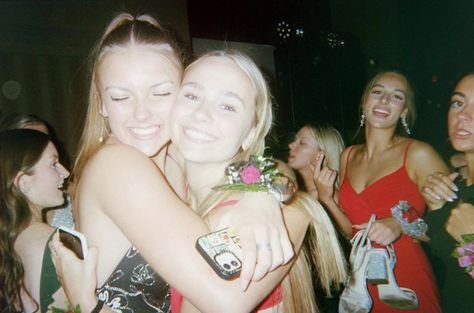 Homecoming Film Pictures, Prom Disposable Camera, Disposable Camera Aesthetic Party, Prom Film Pictures, Disposable Camera Prom, Getting Ready Prom Photos, Digital Camera Prom Photos, Prom On Film, Prom Digital Camera