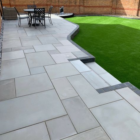 Grey Paving Slabs Ideas Patio, Slabbed Garden Ideas, Interlock Patio Backyard, Back Patio Design Ideas, Garden Slabs Ideas, Garden Patio Ideas Paving, Paved Patio Garden Ideas, Paved Patio Ideas, Garden Slabs