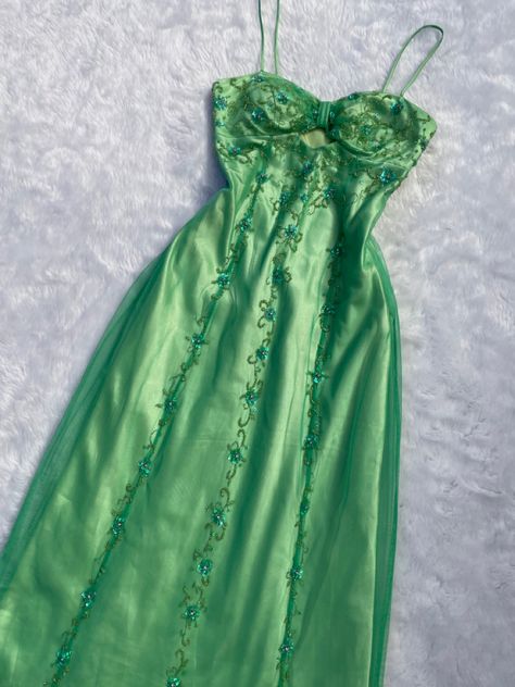 2000s Prom Dress, Hot Prom Dress, Satin Prom Dresses, Green Floor, Prom Dress Evening, Tulle Sleeves, Floor Length Prom Dresses, Pretty Prom Dresses, Satin Prom Dress