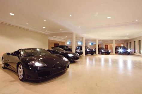 Luxury - Garage... Cars not included Mansion Homes, Plan Garage, Luxury Car Garage, Underground Garage, Wallpaper Luxury, Luxury Houses Mansions, Dream Car Garage, Luxury Garage, Porte Cochere