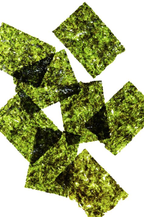 If you're craving a bag of chips, try toasted seaweed snacks instead! Baked Quinoa, Quinoa Chips, Seaweed Chips, Healthy Food Swaps, Seaweed Snacks, Vegetable Prep, Food Swap, Crunchy Snack, Football Food