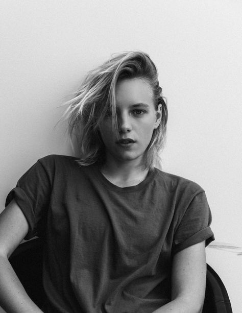 Below Her Mouth, Androgynous Aesthetic, Androgynous Boy, Erika Linder, Female Celebrity Crush, Androgynous Hair, Masc Women, Androgynous Models, Androgynous Outfits