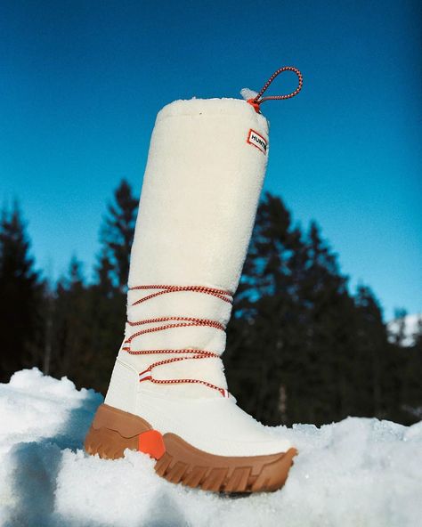 Tackle Snow With Hunter’s Insulated Winter Boots Hunter Winter Boots, Tall Snow Boots, Apres Ski Boots, Winter Landscapes, Hunter S, Ootd Winter, Insulated Boots, Winter Shoes For Women, Shearling Boots