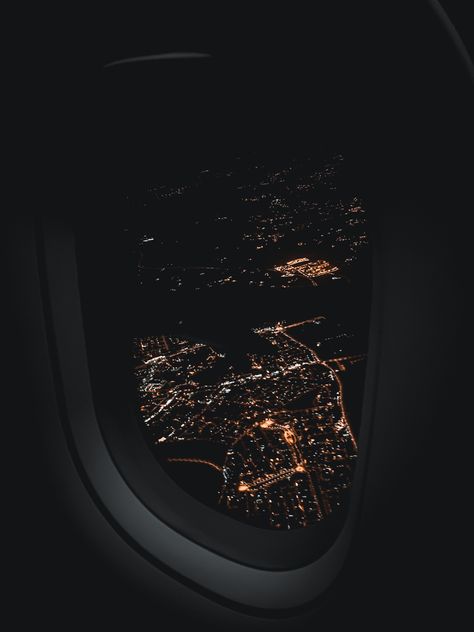 Airplane Window View Night, Window View Night, Travel Core, Airplane Window View, Plane Window, Airplane Wallpaper, Airport Aesthetic, Airplane Window, Dark Nature