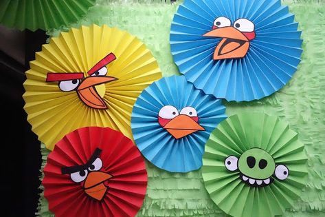 Bird Birthday Parties, Angry Birds Cake, Angry Birds Party, Angry Birds Star Wars, Bird Party, Paper Rosettes, Bird Birthday, Bird Theme, Angry Bird