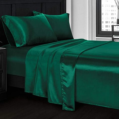 Modern Bed Sheets, Green Bed Sheets, Silk Bed Sheets, Bed Cover Design, King Bed Sheets, Bedroom Updates, Luxury Bed Sheets, Satin Bedding, Satin Sheets