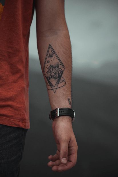 Tattoo Homme, Small Wave Tattoo, Side Wrist Tattoos, Cool Wrist Tattoos, Taurus Tattoos, Omerta Tattoo, Wrist Tattoos For Guys, Tattoos For Black Skin, Small Hand Tattoos