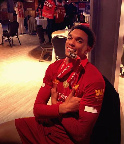 Liverpool Football Team, Liverpool Fc Team, Ynwa Liverpool, Trent Alexander Arnold, Soccer Boyfriend, Football Boyfriend, Liverpool Players, Alexander Arnold, Football Images