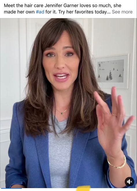 Jen Garner Hair, Jennifer Garner Hair Bangs, Jennifer Garner Bangs, Long Layers And Bangs, Jennifer Garner Hair, Summer Celebrities, Jennifer Gardner, Celebrities Hair, Side Bangs Hairstyles