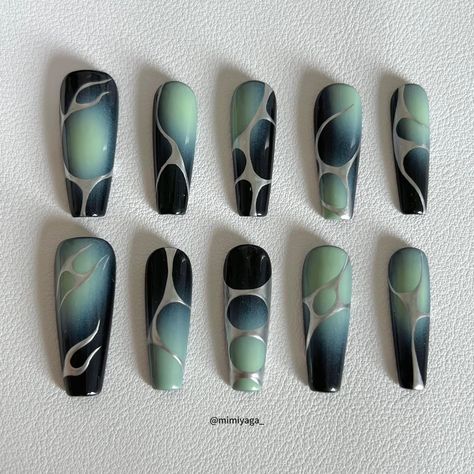 Black Chrome Nails, Hippie Nails, Grunge Nails, Minimal Nails, Y2k Nails, October 2, Manicure Y Pedicure, Funky Nails, Pretty Acrylic Nails