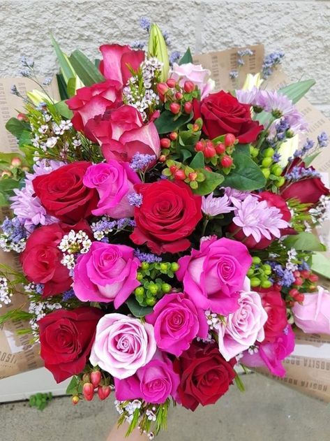 Rose Flower Arrangements, Floral Cards Design, Rose Flower Pictures, Beautiful Flowers Images, Fall Flower Arrangements, Good Morning Beautiful Flowers, Flower Garden Design, Beautiful Flowers Photos, Flowers Bouquet Gift