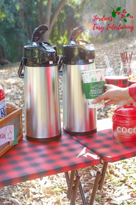 Take this easy outdoor hot chocolate bar on a family adventure this holiday season! Hot chocolate bar Ideas for Christmas | Outdoor Entertaining | Christmas Party Ideas #12daysofchristmasinspo Hot Chocolate Bar Business, Outside Coffee Bar Ideas, Camping Coffee Bar Ideas, Hot Chocolate Booth Ideas, Hot Chocolate Bar For Birthday Party, Outdoor Hot Cocoa Station, Hot Chocolate Outdoors, S’mores And Hot Chocolate Bar, Mobile Hot Chocolate Bar