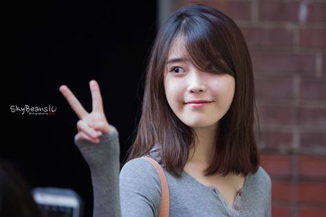 IU Partial Bangs, Korean Bangs, Lee Ji Eun, Iu Hair, Lob Hairstyle, Favorite Hairstyles, Asian Hair, Hair Short, Medium Length Hair Cuts