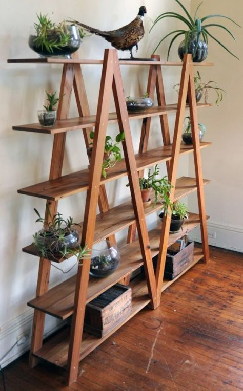 25 DIY Bookshelf Ideas To Brighten Your Dorm Room Diy Bookshelf Ideas, Free Woodworking Project Plans, Diy Bookshelf, Bookshelf Ideas, Vertical Garden Indoor, Wooden Plant Stands, Diy Plant Stand, Bookshelves Diy, Wooden Shelf