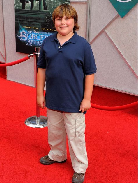 Awkward Celebrity Photos, Rowley Jefferson Aesthetic, Silly Celebrity Photos, Zoo Wee Mama Rowley, Rowley Jefferson, Iconic Poses, Funny Celebrity Pics, Freddie Benson, Pop Culture Moments