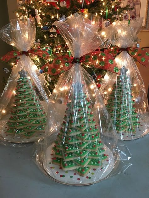 Christmas Cake Design, Dessert Bord, Christmas Cookies Gift, Christmas Tree Cookies, Tree Cake, Christmas Tree Cake, Xmas Cookies, Christmas Cookies Decorated, Christmas Sugar Cookies