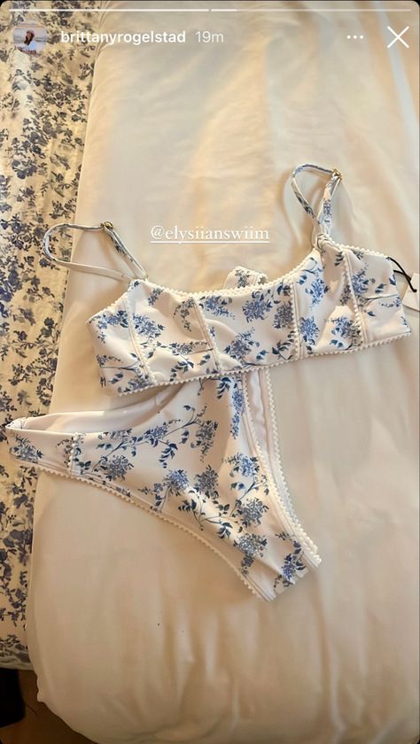 Summer Bikinis Italy, Pretty Summer Bikinis, Mama Mia Bathing Suit, Costal Granddaughter Bathing Suits, Beachy Aesthetic Swimsuit, Swimsuit Inspo Aesthetic, Bathing Suits For Italy, Greece Inspired Bikinis, Costal Granddaughter Swimsuit