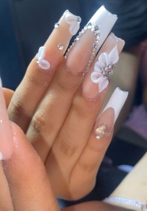 Acrylic press on nails that look like you just walked out of a salon. Gel Nail Inspo Art Designs, Wedding Style Nails, Customize Nails, Quinceañera Nails, Basketball Nails, Mood Nails, Round Nail Designs, Quinceanera Nails, French Tip Press On Nails