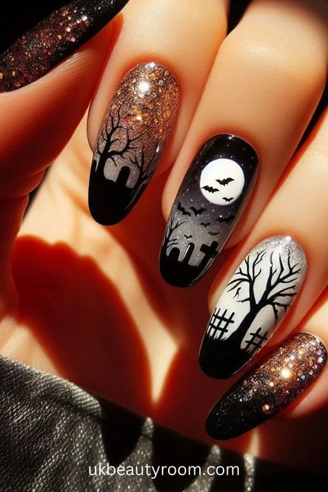 #halloween #nails #halloweennails Spooky Nail, Black Halloween Nails, Nail Art Halloween, Holloween Nails, Halloween Acrylic Nails, Cute Halloween Nails, Tree Nails, October Nails, Cute Christmas Nails