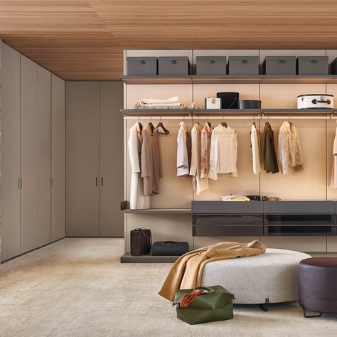 Poliform_cabinearmadio_UBIK_anteprima_960x960px_02 Poliform Wardrobe, Wardrobes Designs, Chest Of Drawers Design, Dressing Design, Walk In Closet Design, Drawer Design, Contemporary Bed, Closet System, Walk In Wardrobe