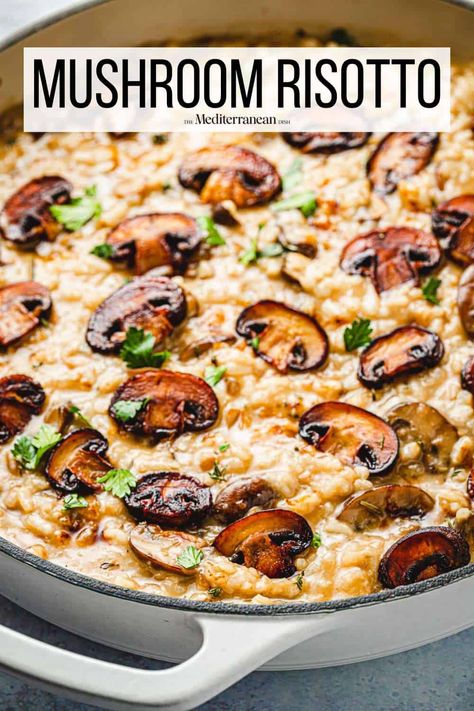 Risotto Ideas, Italian Board, Risotto Recipes Easy, Risotto Dishes, Mushroom Risotto Recipes, Baked Mushrooms, The Mediterranean Dish, Risotto Rice, Risotto Recipe