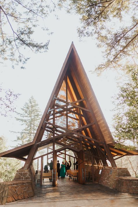 Oregon Airbnb Wedding, West Coast Beach Wedding, Astoria Oregon Wedding, Wedding Venue Oregon, Oregon Coast Wedding Venues, Wedding Venue Architecture, Chapel Architecture, Chapel Design, Tiny Chapel