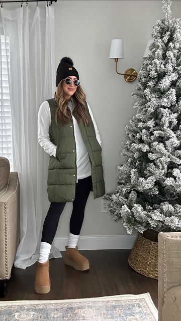 Outfit Ideas With Green Jacket, Long Puff Vest Outfits For Women, Walking Outfit Outdoor Winter, White Puff Vest Outfit, Olive Green Puffer Vest Outfit, Green Vest Outfits For Women, Vest Ideas Outfit, Olive Puffer Vest Outfit, Puffy Green Vest Outfit