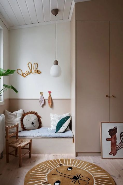 15 COZY SCANDINAVIAN KIDS ROOMS Scandinavian Kids Bedroom, Half Painted Walls, Rooms Decoration, Scandinavian Kids Rooms, Scandinavian Kids, Kids Room Paint, Kids Bedroom Design, Kids Room Inspiration, Kehlani